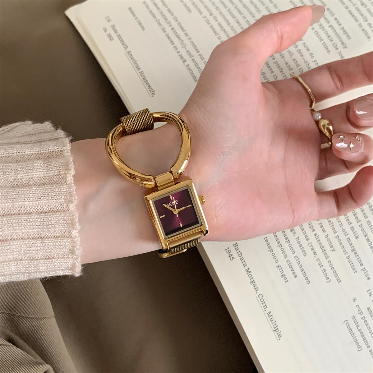 IEKE Gold Square Mesh Ring Watch – Women's Minimalist Luxury Timepiece
