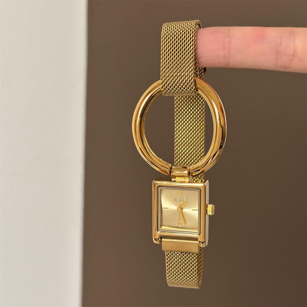 IEKE Gold Square Mesh Ring Watch – Women's Minimalist Luxury Timepiece