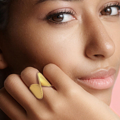 Gold Sunray Saddle Signet Ring