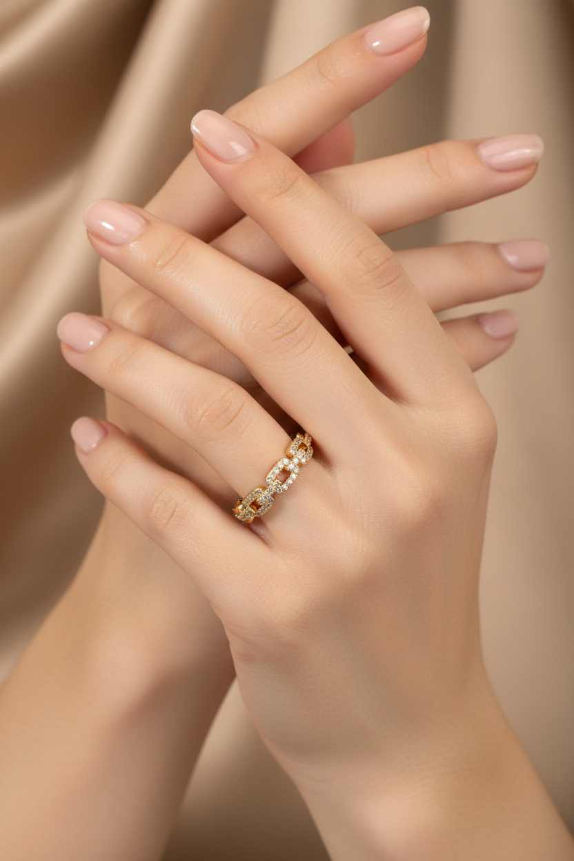 Diamond Chain Link Ring – Model Campaign