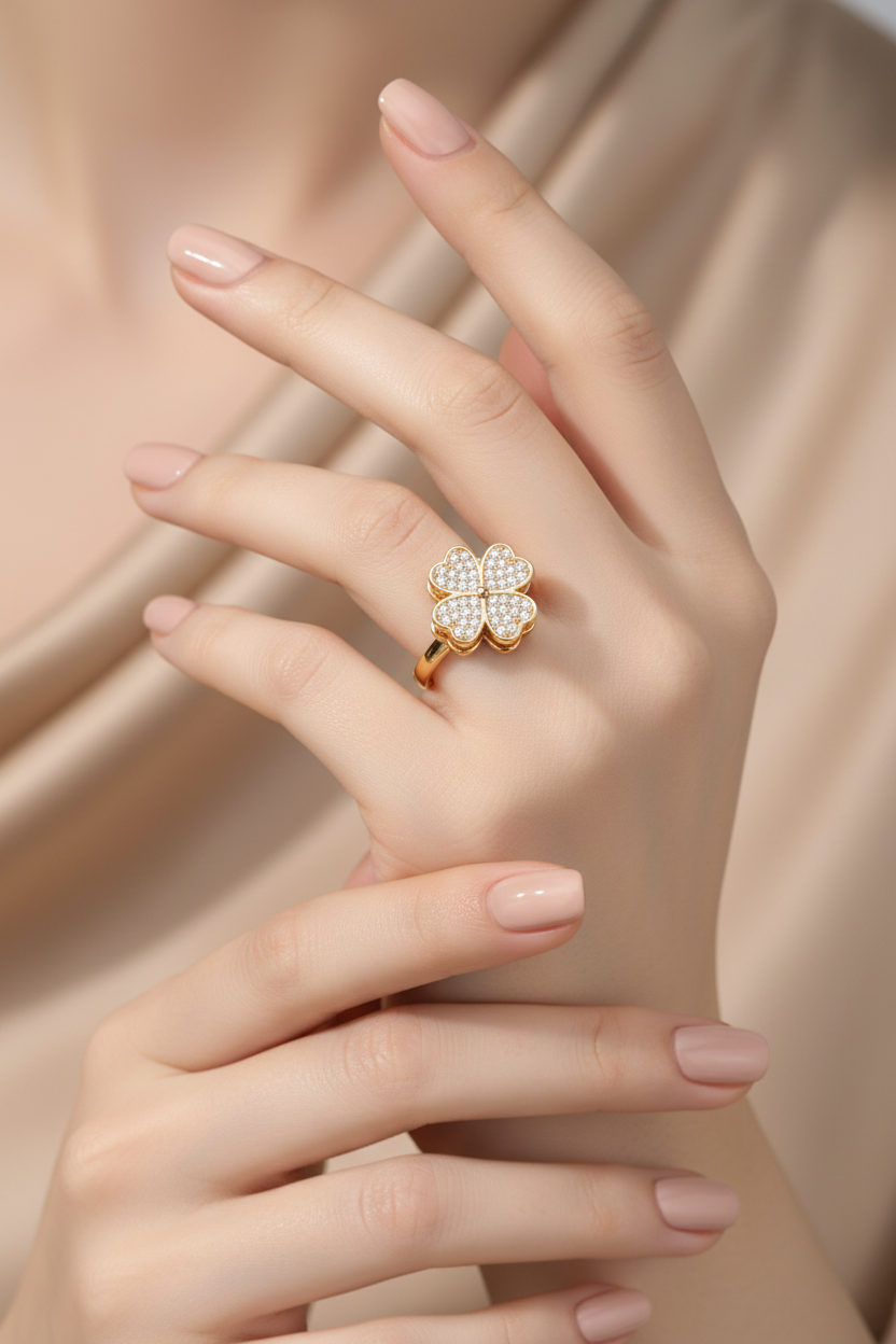 Gold Clover Ring – Model Campaign